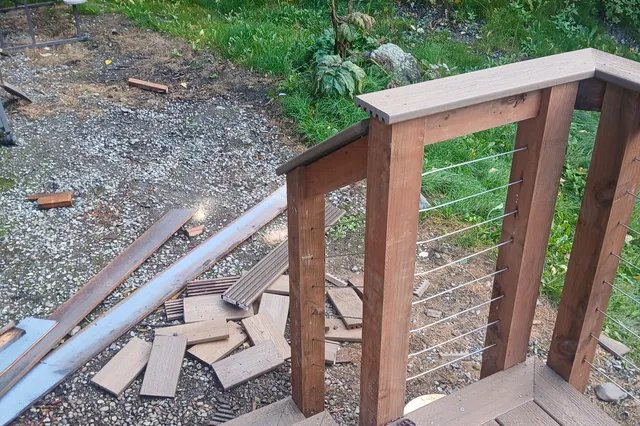 Detail of Grill 724 sq ft Trex deck with cable rails