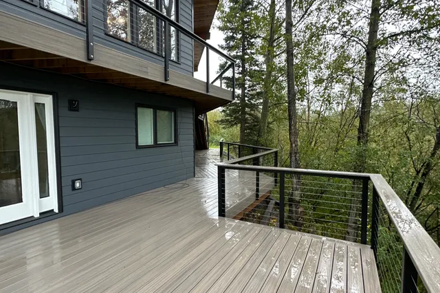Detail of Blakeslee 1,750 sq ft multi-level deck